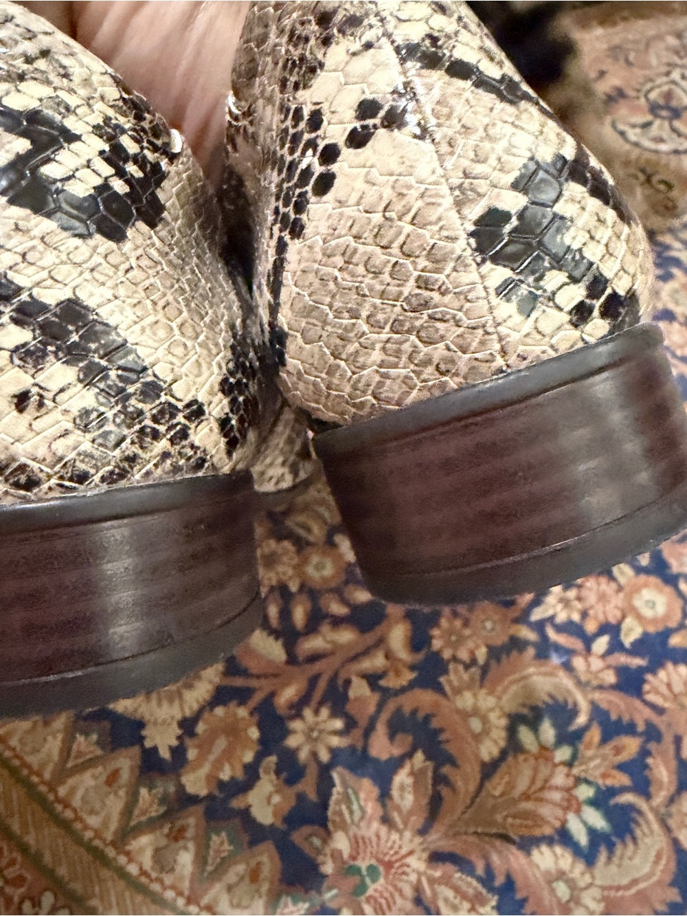 Like new Clarks size 8.5 Snake-Print Slip-On Loafers in taupe. Beautiful! - Picture 8 of 9